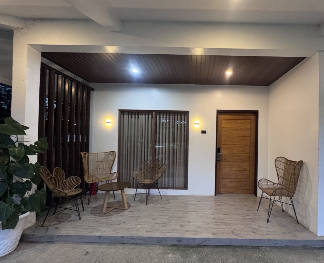 Deluxe Room private covered patio