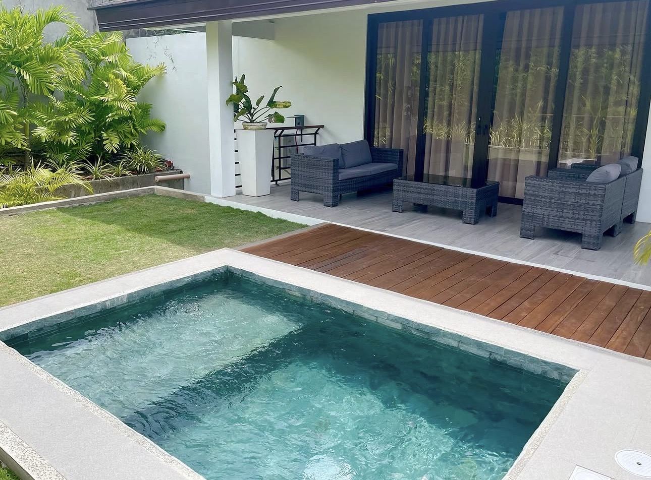 Infinity pool villa