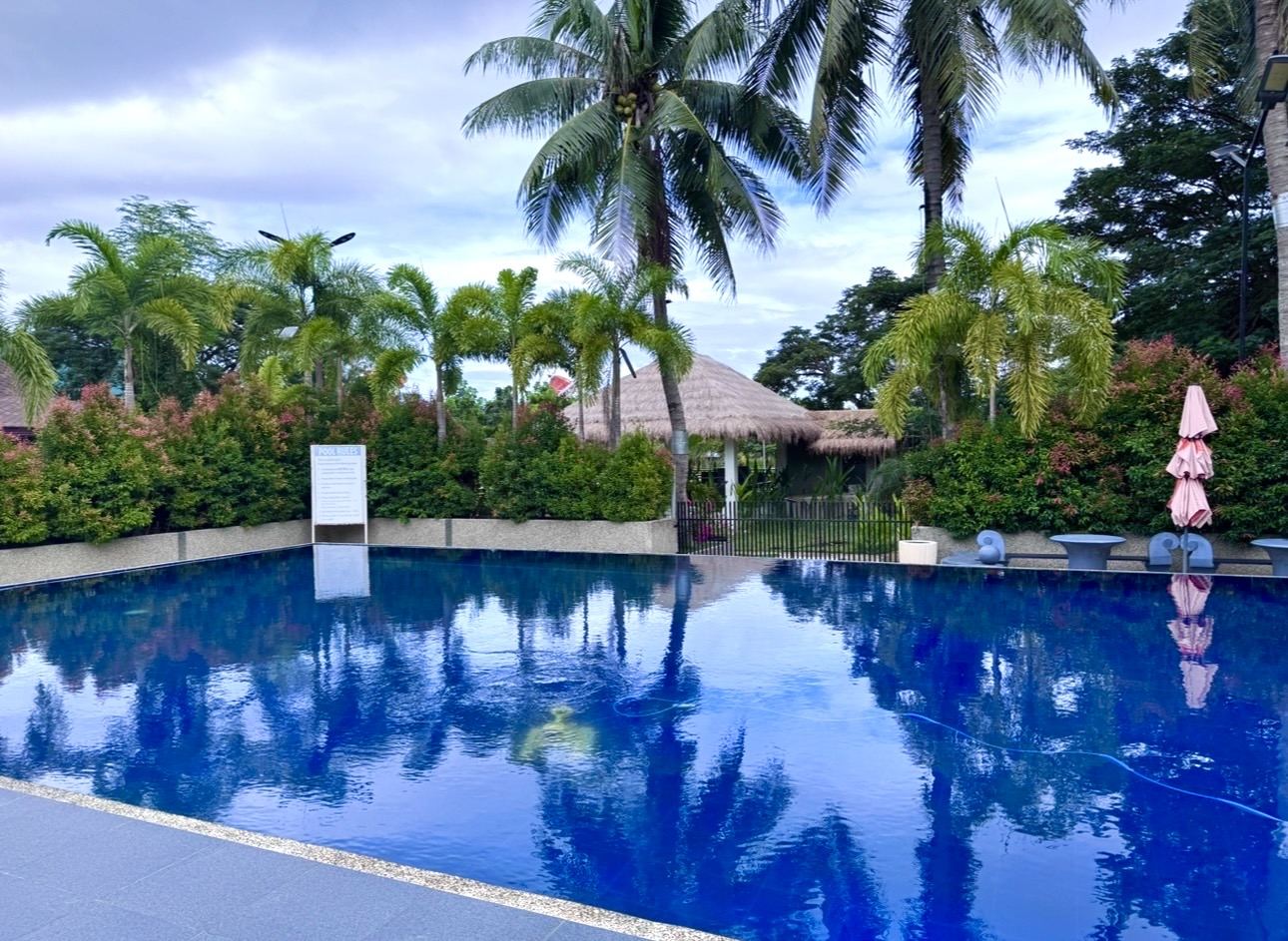 Pool use for day guests at Severa