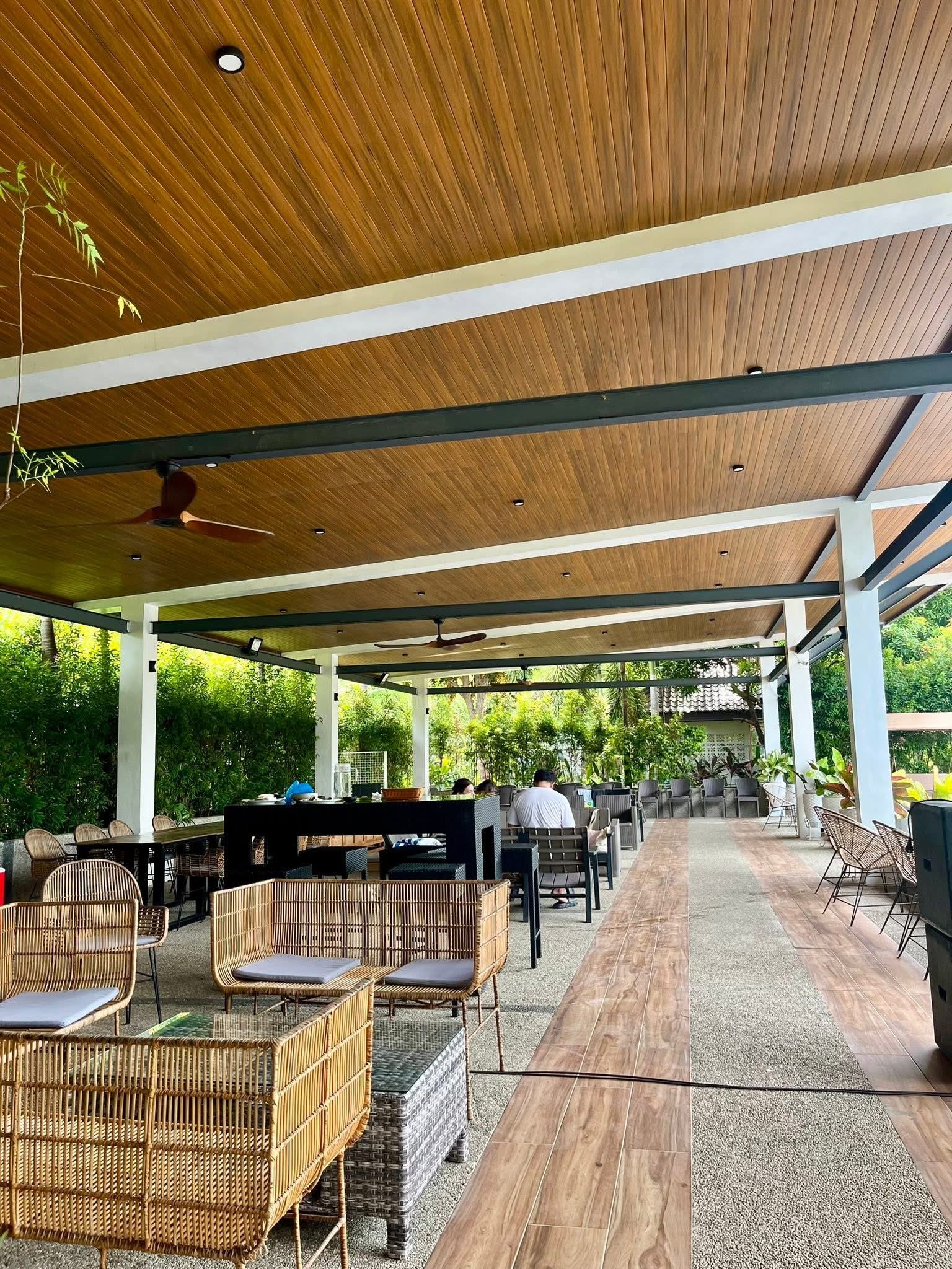 Poolside café and lounge at Severa