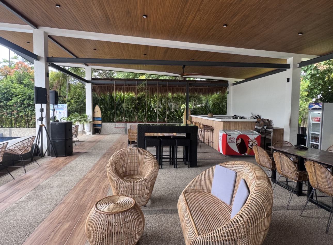 Poolside seating and bar at Severa's restaurant