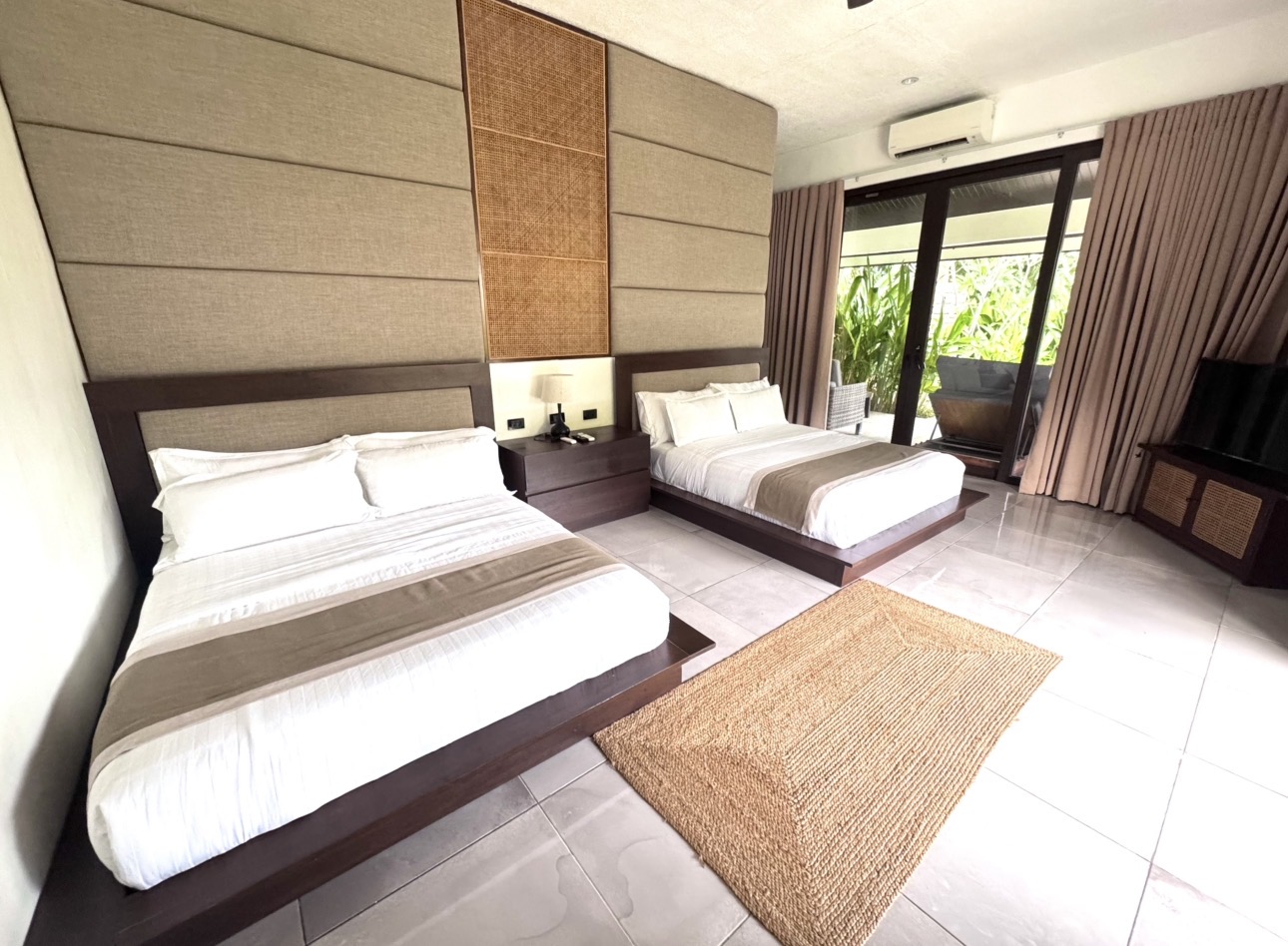 Executive Pool Villa B twin beds
